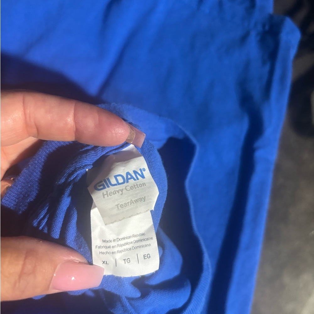 Gildan Heavy Cotton T-Shirt in Vibrant Blue
